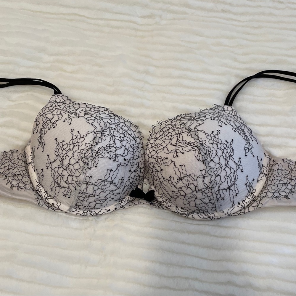 Victoria secret very sexy push-up bra 32DD